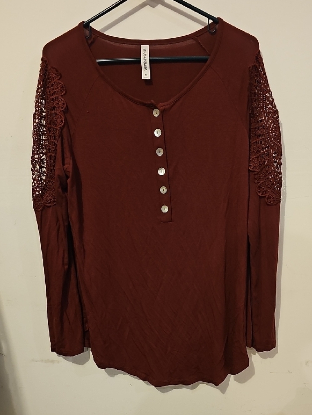Zenana Premium Womens brick red long sleeve top. Don't Miss Out!! Xlg Boutique
